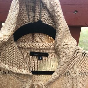 Sweater BCBG Size Small